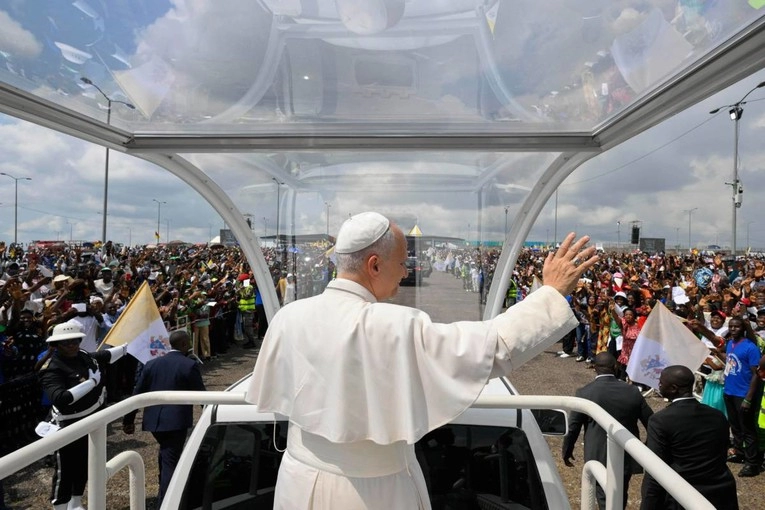 Papa pred 120.000 vjernika u Kamerunu pozvao na solidarnost i promjene